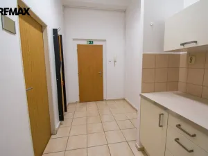 Pronájem kanceláře, Hradec Králové, Československé armády, 60 m2