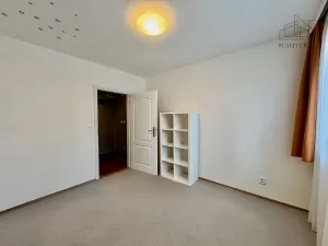 Pronájem bytu 3+1, Průhonice, Na Sídlišti III, 66 m2