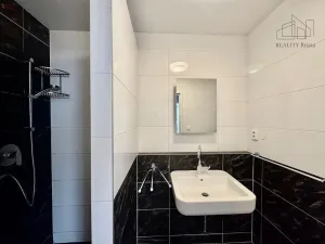 Pronájem bytu 3+1, Průhonice, Na Sídlišti III, 66 m2