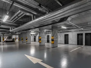 Pronájem garáže, Praha - Strašnice, Zvěřinova, 15 m2
