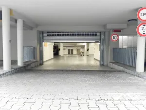 Pronájem garáže, Praha - Prosek, Valečovská, 12 m2
