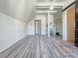 Prodej rodinného domu, Třebechovice pod Orebem - Krňovice, 230 m2