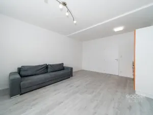 Prodej bytu 1+kk, Praha - Vysočany, Poděbradská, 32 m2