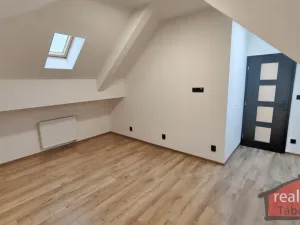 Prodej bytu 2+kk, Nupaky, Nupacká, 82 m2