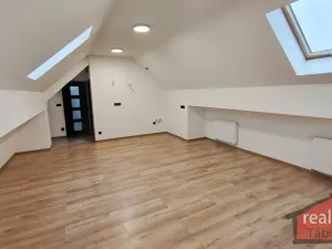 Prodej bytu 2+kk, Nupaky, Nupacká, 82 m2
