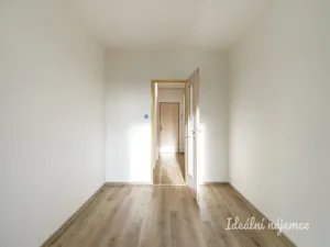 Pronájem bytu 2+kk, Praha - Prosek, Novoborská, 39 m2