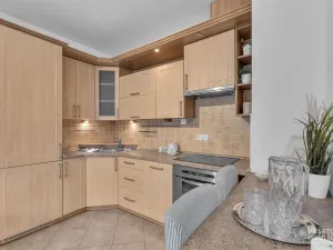 Prodej bytu 2+kk, Hradec Králové, Všehrdova, 53 m2