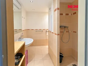 Pronájem bytu 2+kk, Praha - Horní Počernice, Komárovská, 49 m2