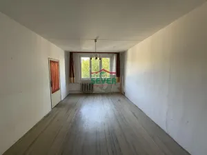 Prodej bytu 3+1, Postoloprty, Jiráskovo náměstí, 81 m2