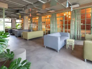 Pronájem pokoje, Praha - Vysočany, Poděbradská, 141 m2