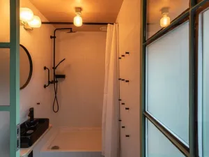 Pronájem pokoje, Praha - Vysočany, Poděbradská, 141 m2
