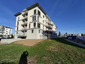 Prodej bytu 3+kk, Pardubice - Ohrazenice, U Sportovní školy, 77 m2