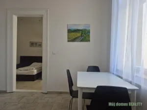 Pronájem bytu 2+kk, Praha - Karlín, Křižíkova, 45 m2