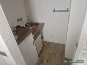 Pronájem bytu 1+1, Praha - Karlín, Křižíkova, 28 m2