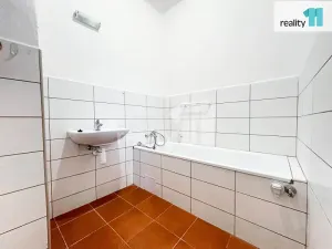 Pronájem bytu 2+1, Chropyně, náměstí Svobody, 75 m2