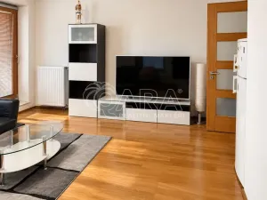 Pronájem bytu 2+kk, Praha - Holešovice, Komunardů, 57 m2