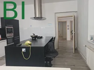 Pronájem bytu 3+1, Praha - Smíchov, Pod tratí, 105 m2