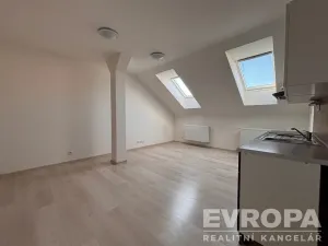 Pronájem bytu 2+kk, Břeclav, Národních hrdinů, 50 m2