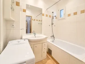 Pronájem bytu 1+kk, Praha - Žižkov, Biskupcova, 30 m2