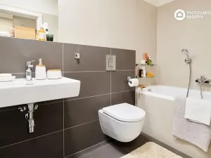 Pronájem bytu 2+kk, Oslavany, náměstí 13. prosince, 50 m2