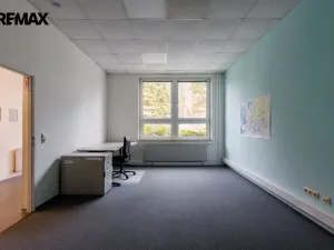 Pronájem skladu, Chodová Planá, Kyjovská, 2489 m2