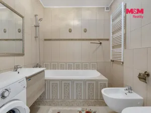 Prodej rodinného domu, Svárov, Ptická, 210 m2