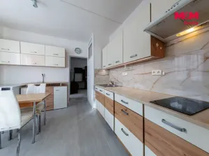 Prodej bytu 3+1, Karlovy Vary, Šumavská, 64 m2