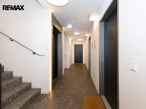 Pronájem bytu 1+kk, Praha - Libeň, Smrčkova, 32 m2