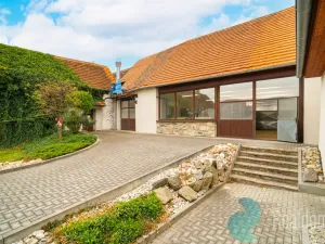 Prodej výrobních prostor, Babice, 1075 m2