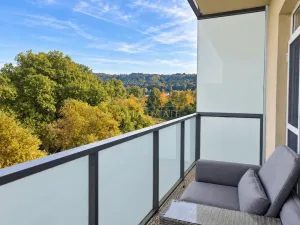 Prodej bytu 2+kk, Karlovy Vary - Dvory, Chebská, 50 m2