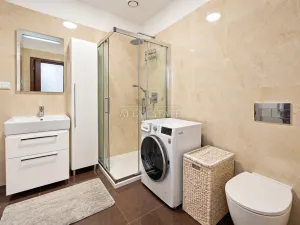 Prodej bytu 2+kk, Karlovy Vary - Dvory, Chebská, 50 m2
