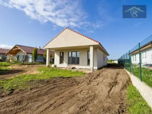 Prodej rodinného domu, Vědomice, Radniční, 114 m2