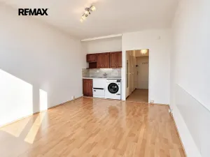 Pronájem bytu 1+kk, Praha - Braník, Vavřenova, 23 m2