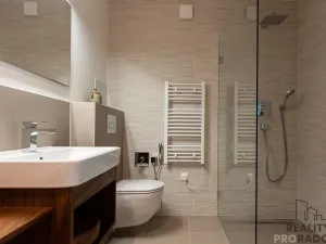 Pronájem bytu 1+kk, Praha - Bubeneč, Čs. armády, 52 m2