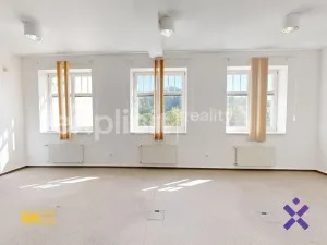 Pronájem kanceláře, Zlín, Vršava I, 460 m2