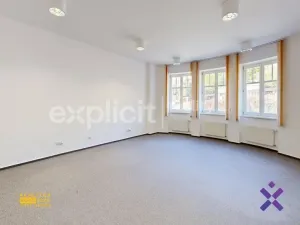 Pronájem kanceláře, Zlín, Vršava I, 460 m2