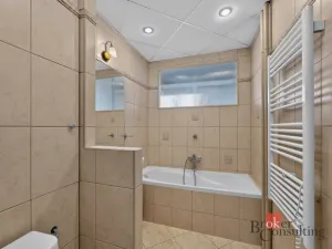 Prodej bytu 3+1, Plzeň - Lobzy, Sousedská, 74 m2