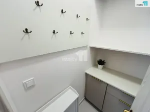 Pronájem bytu 1+1, Praha - Vršovice, Krymská, 37 m2