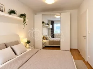 Pronájem bytu 3+kk, Praha - Libeň, U svobodárny, 67 m2
