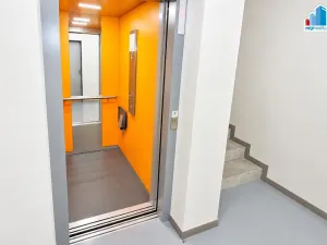 Pronájem bytu 2+kk, Plzeň - Jižní Předměstí, Poděbradova, 46 m2