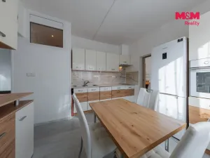 Prodej bytu 3+1, Karlovy Vary, Šumavská, 64 m2