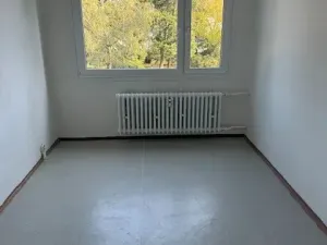 Prodej bytu 3+1, Praha - Kobylisy, Famfulíkova, 70 m2