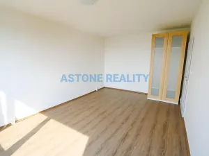 Pronájem bytu 1+kk, Praha - Troja, Krynická, 30 m2