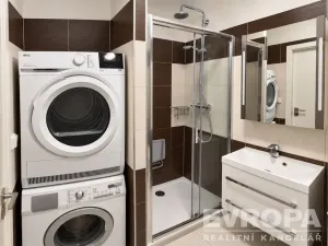 Prodej bytu 3+1, Praha - Střížkov, Harrachovská, 61 m2