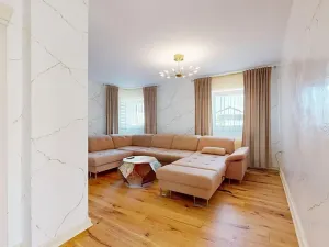 Prodej vícegeneračního domu, Praha - Pitkovice, Žampiónová, 190 m2