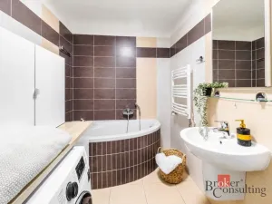 Prodej bytu 2+kk, Praha - Zličín, Tvrdonická, 72 m2