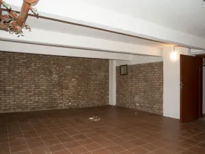 Pronájem skladu, Praha - Karlín, Pobřežní, 91 m2