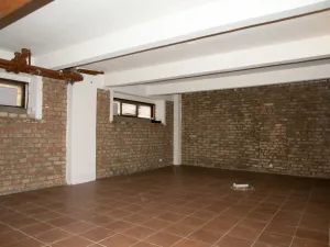 Pronájem skladu, Praha - Karlín, Pobřežní, 91 m2