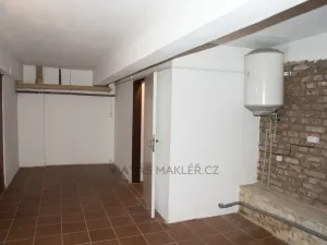 Pronájem skladu, Praha - Karlín, Pobřežní, 91 m2