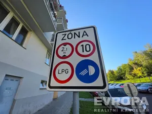 Prodej garážového stání, Praha - Kunratice, Merhoutova, 13 m2